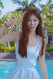 趁女朋友洗澡玩她闺蜜H